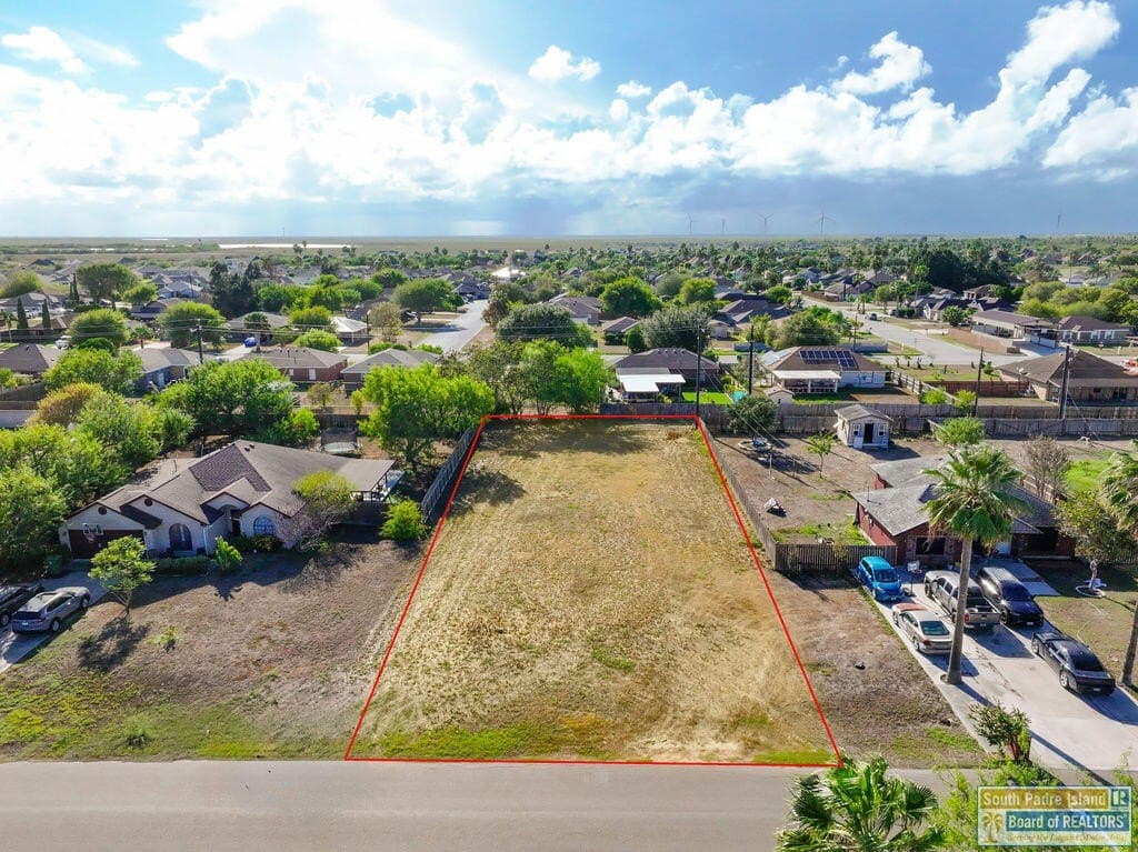 Palm Blvd lot: 1