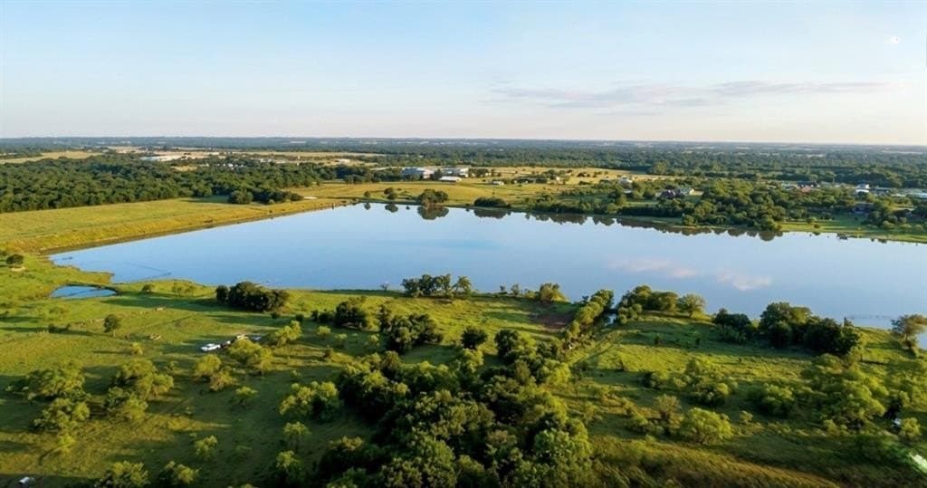 9.39 acres in Navarro County