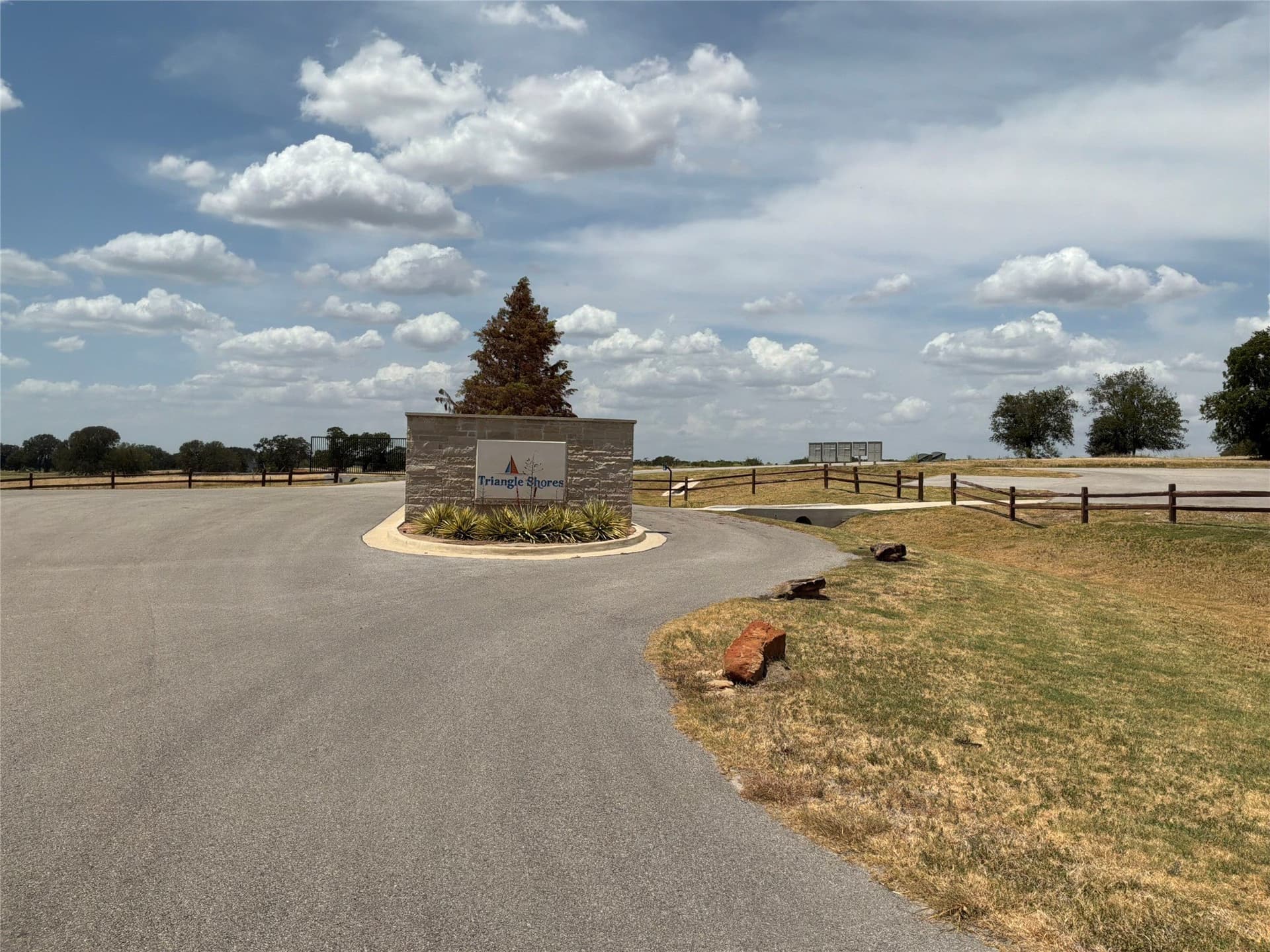 1.01 acres in Navarro County