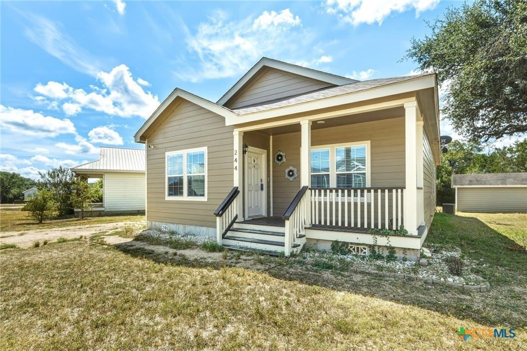 12.25 acres in Hays County