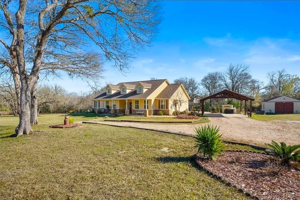 2.31 acres in Austin County