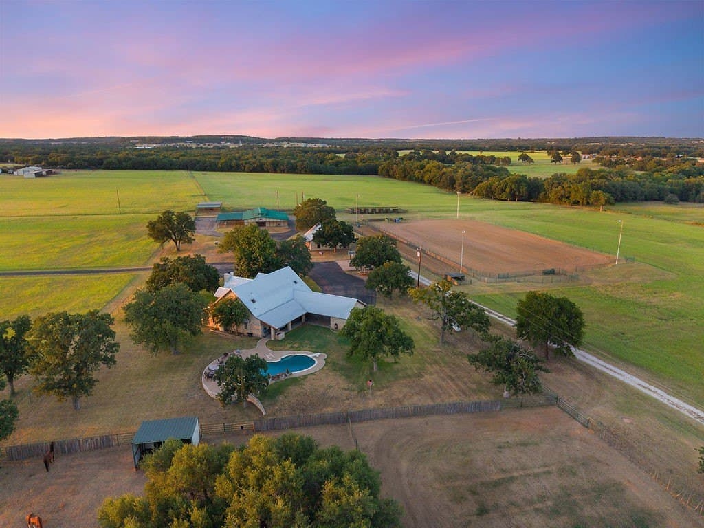 71.5 acres in Erath County