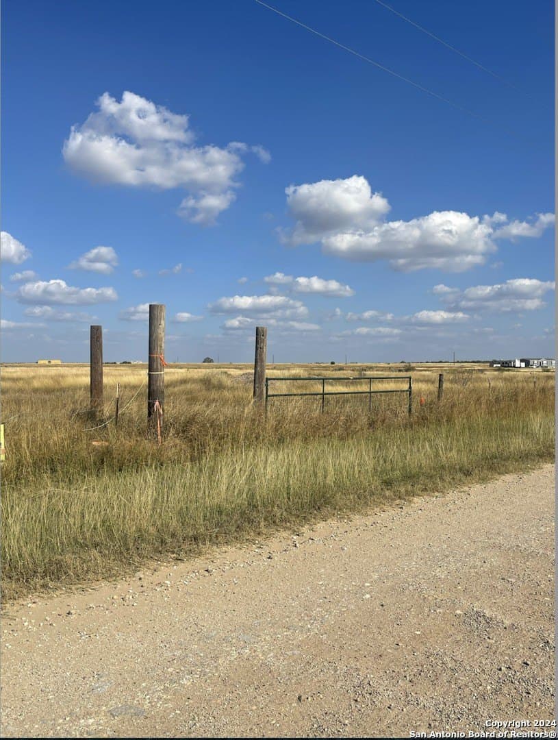 14 acres in Atascosa County