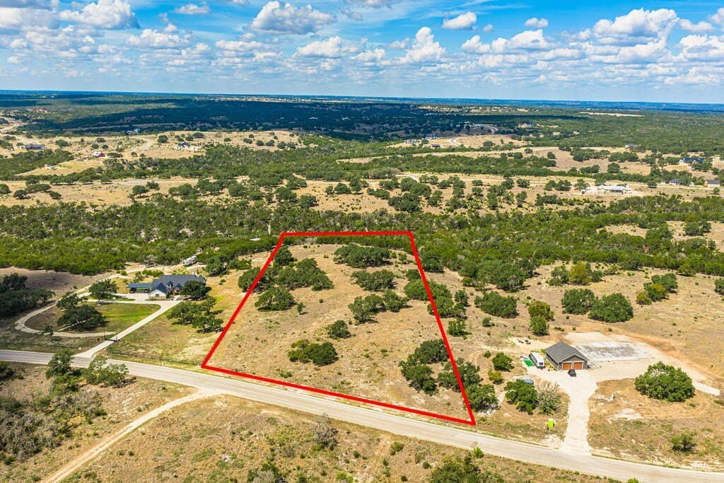 6.11 acres in Gillespie County