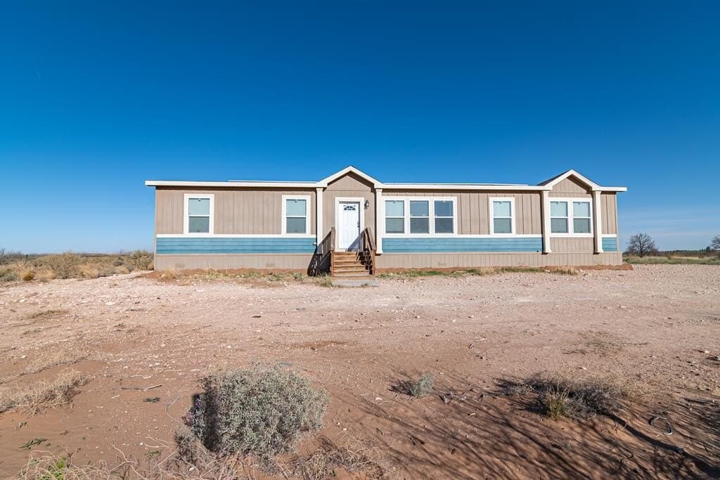 10 acres in Ward County