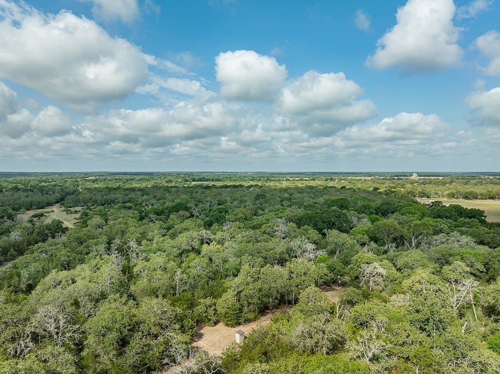 263.24 acres in Lavaca County