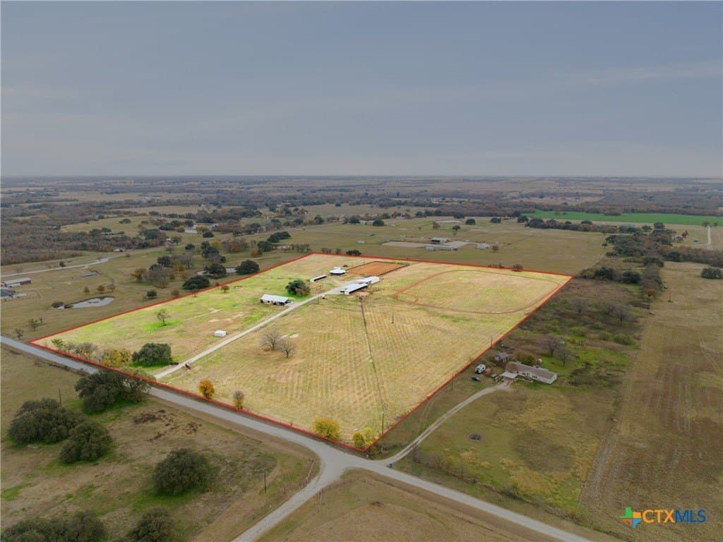 28.08 acres in Falls County