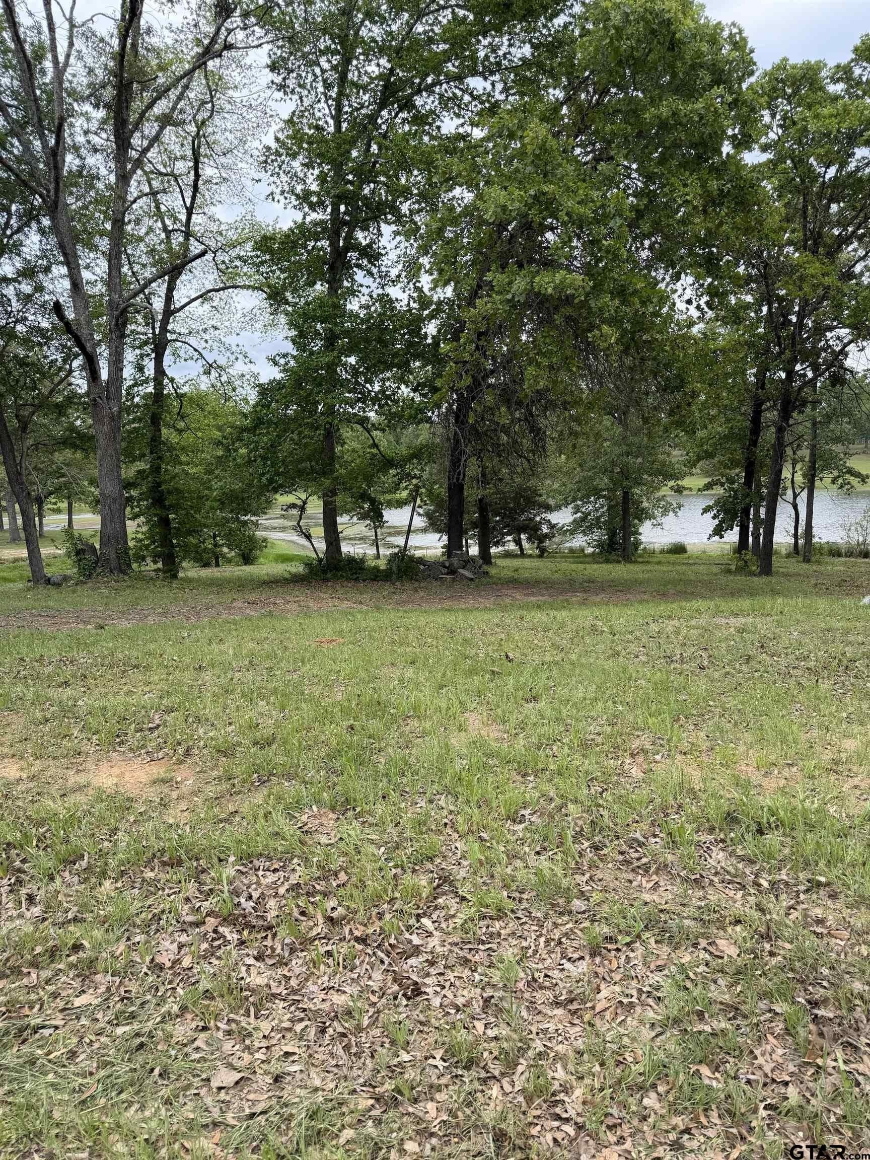 0.8 acres in Smith County