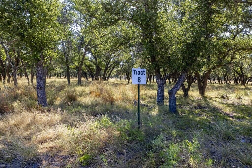 10.29 acres in Kimble County