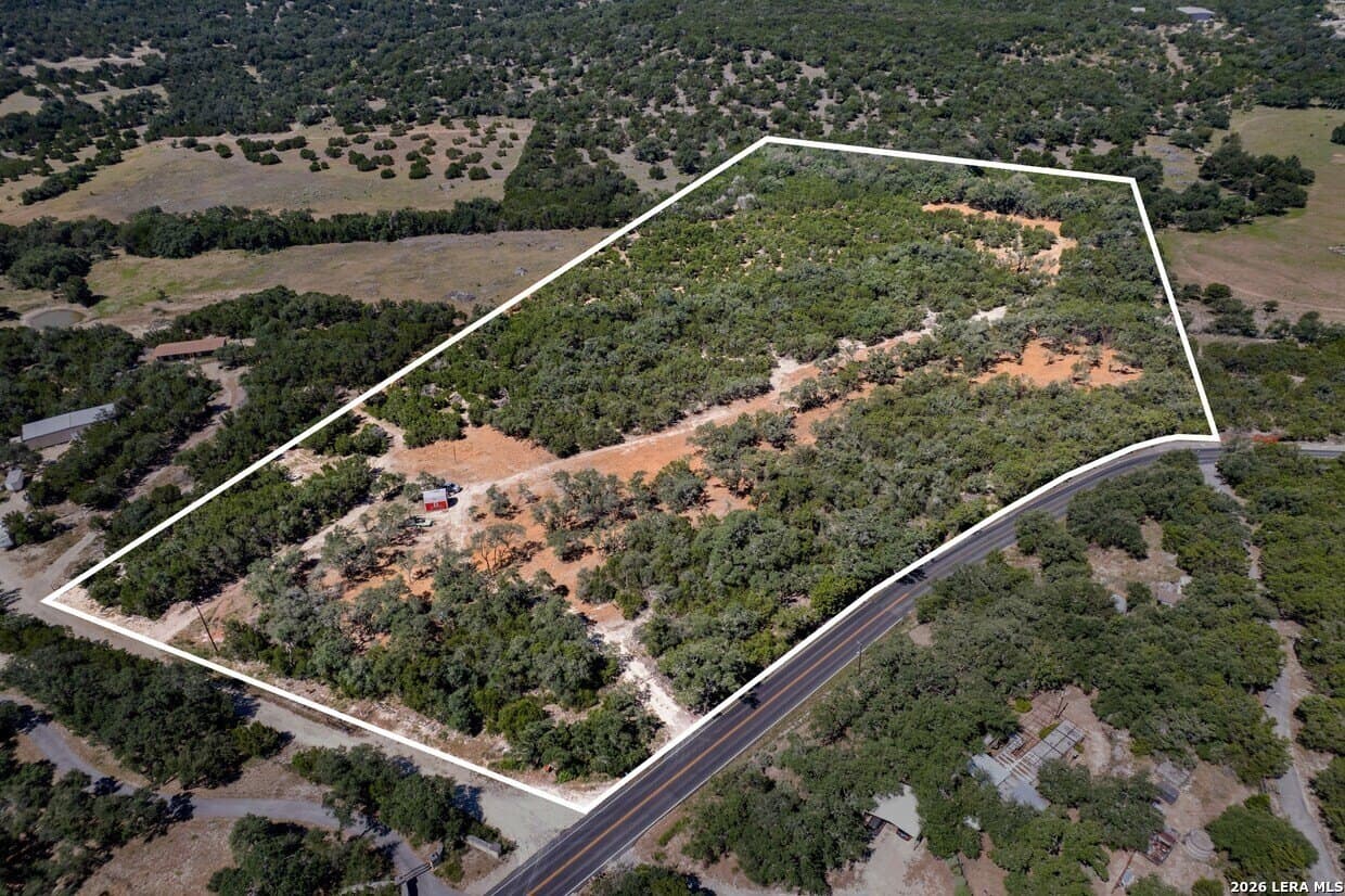 20 acres in Comal County