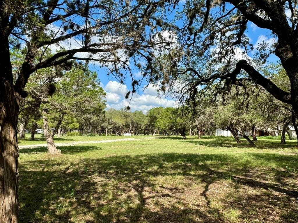 2.16 acres in Real County