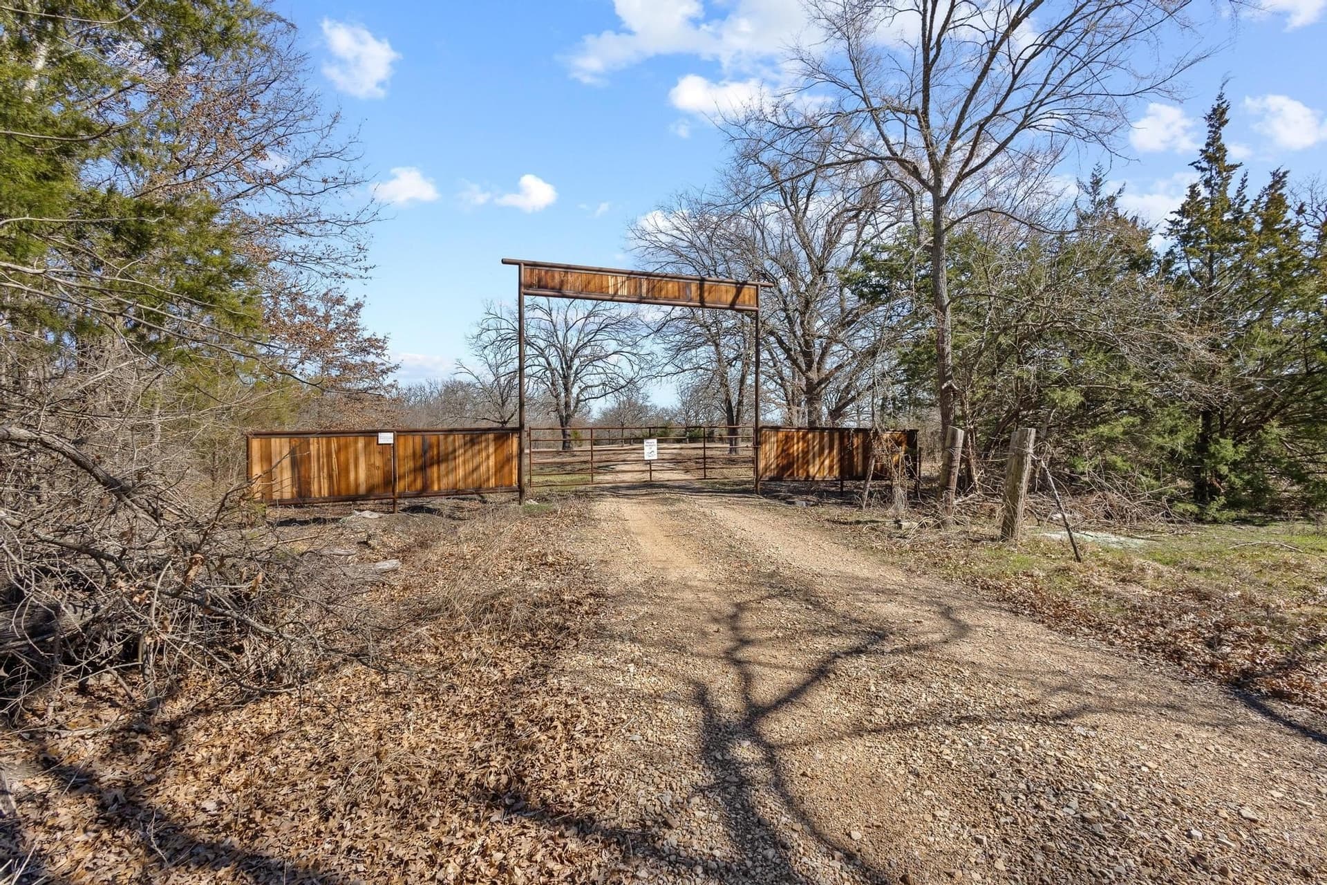 594.65 acres in Lamar County