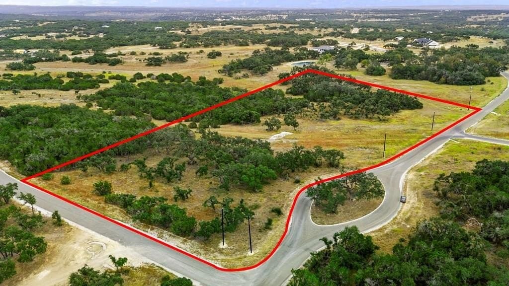 5.86 acres in Comal County