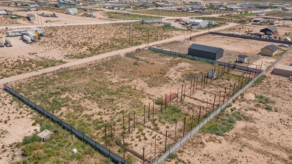 1.3 acres in Crane County