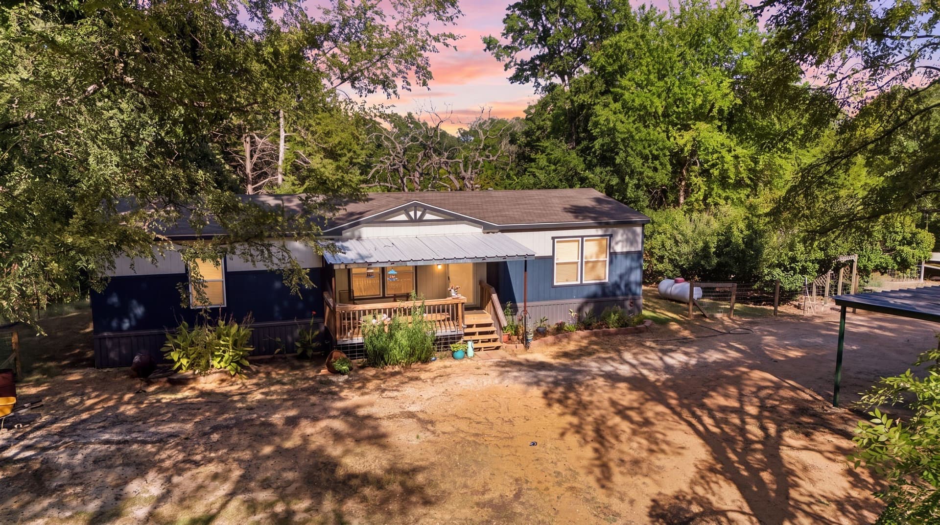 10.25 acres in Grayson County