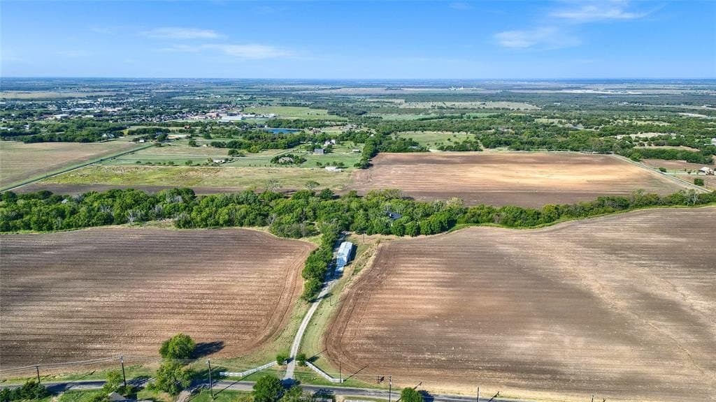 10.5 acres in Grayson County