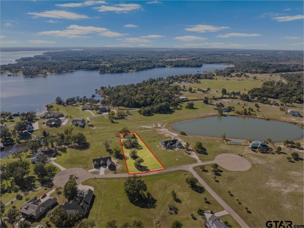 1.04 acres in Titus County
