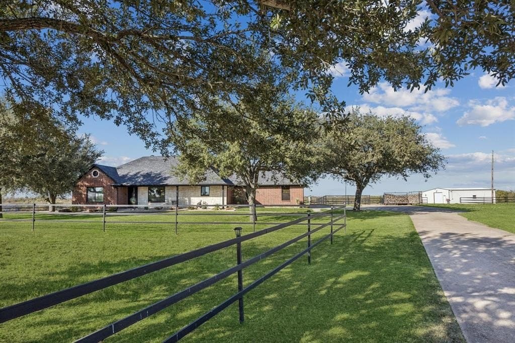 27.82 acres in Kaufman County