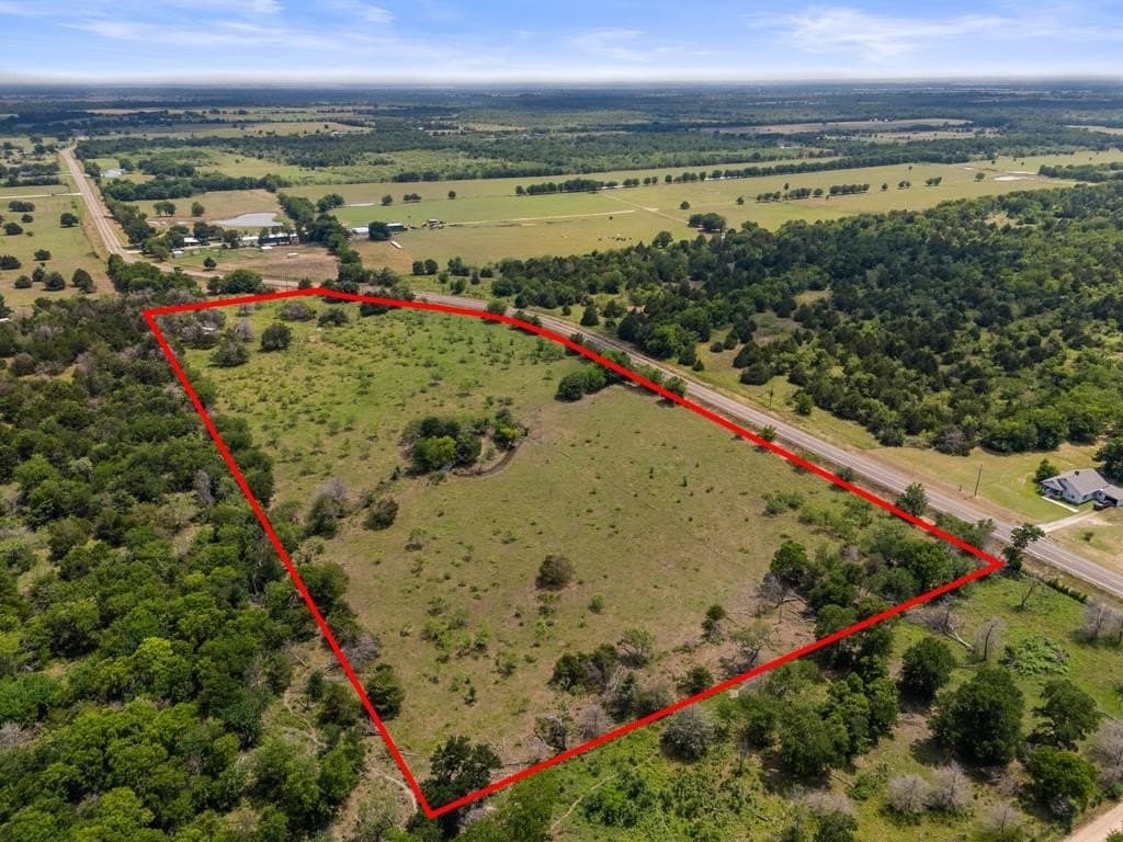 13.17 acres in Navarro County