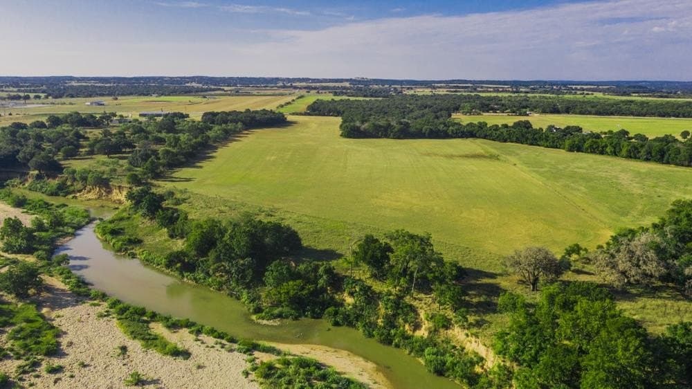 27.85 acres in Gillespie County