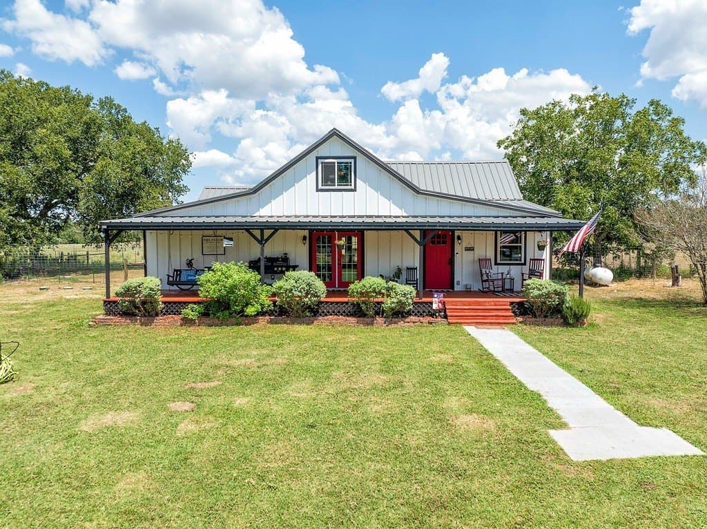 15.08 acres in Lavaca County