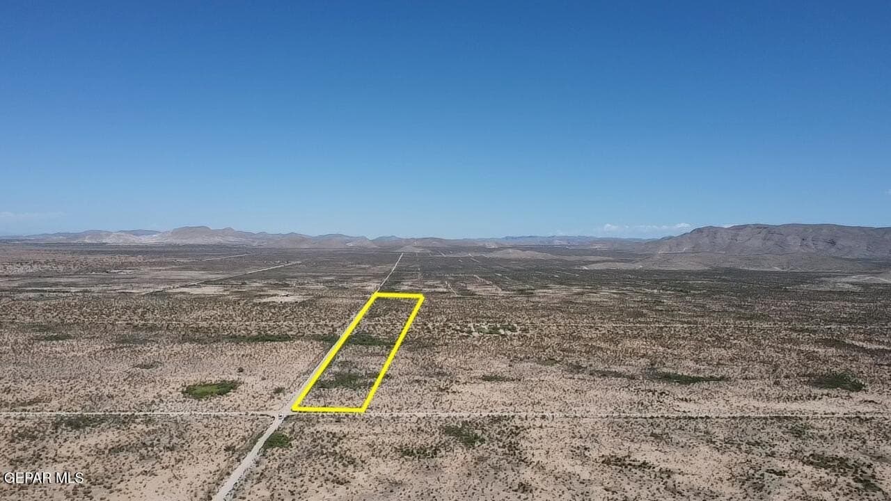 10 acres in El Paso County