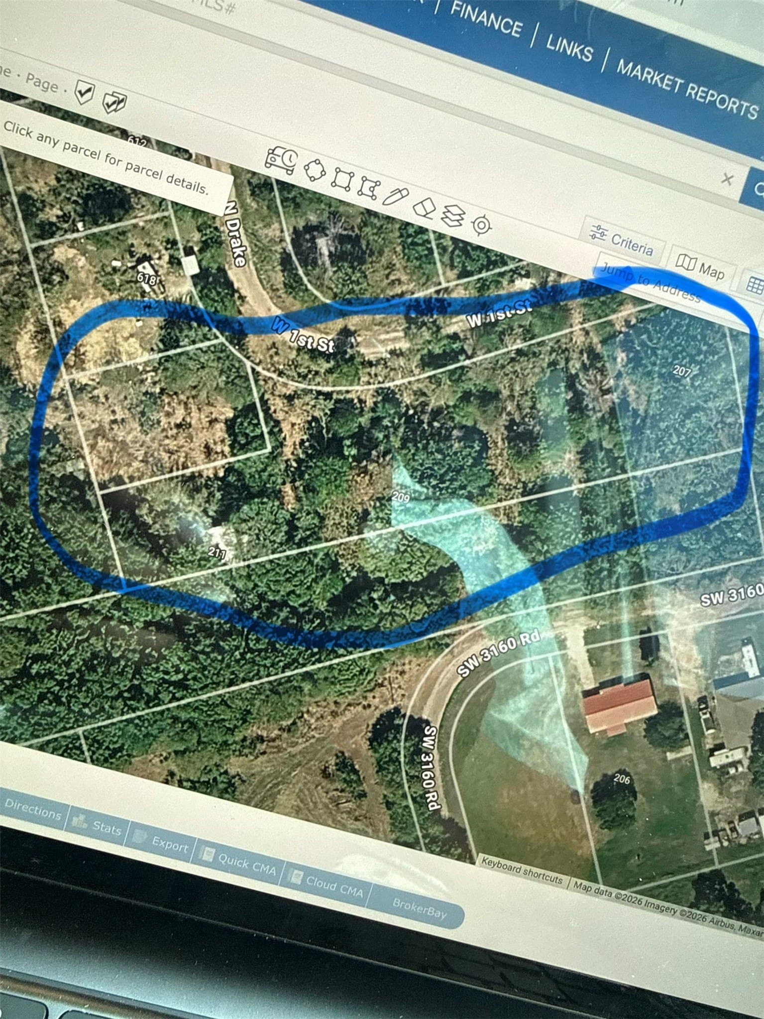 0.37 acres in Navarro County