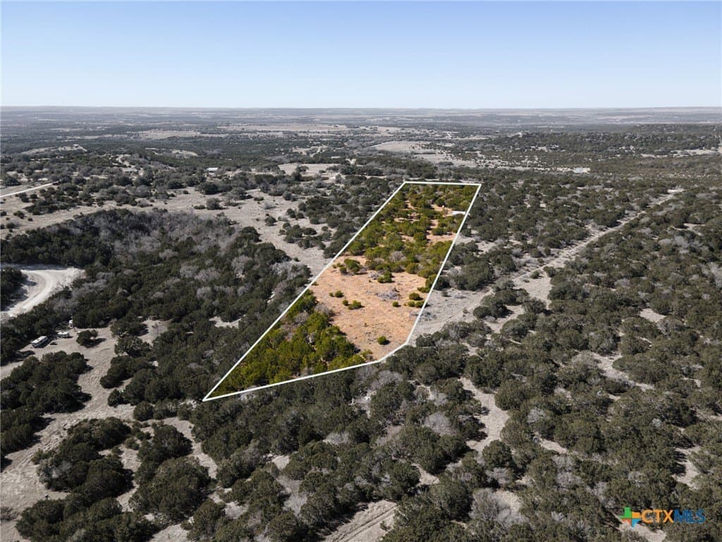 10.77 acres in Lampasas County