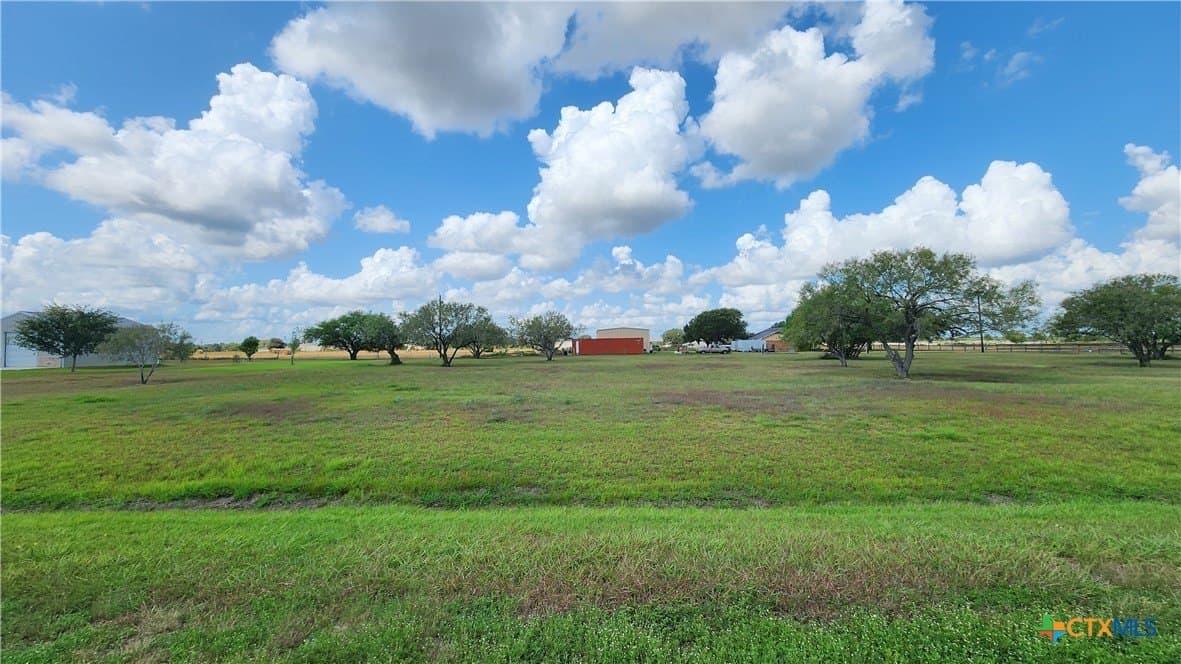 1.5 acres in Victoria County