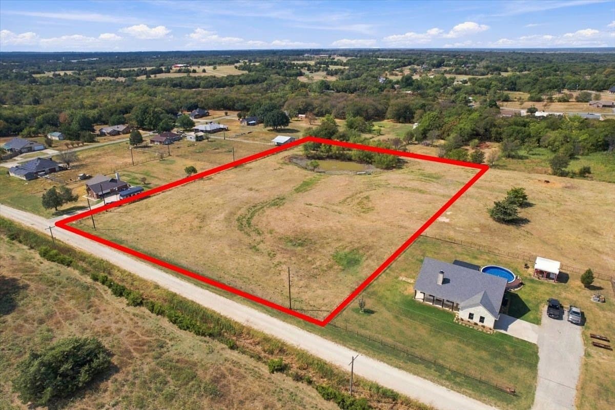 4 acres in Grayson County