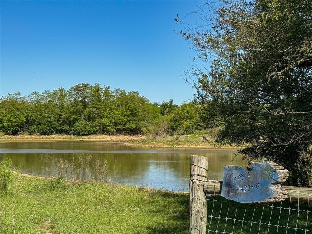 33.8 acres in Milam County
