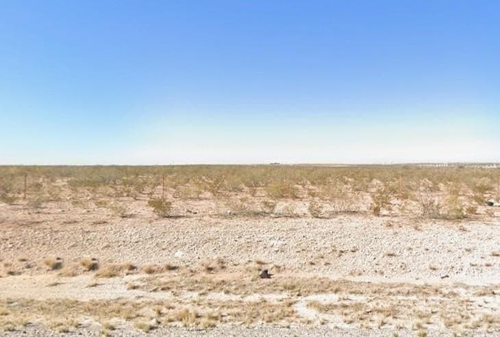 10 acres in Ward County