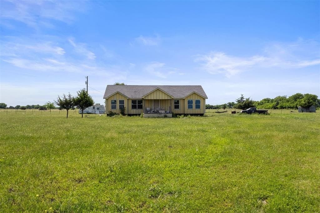 10 acres in Delta County