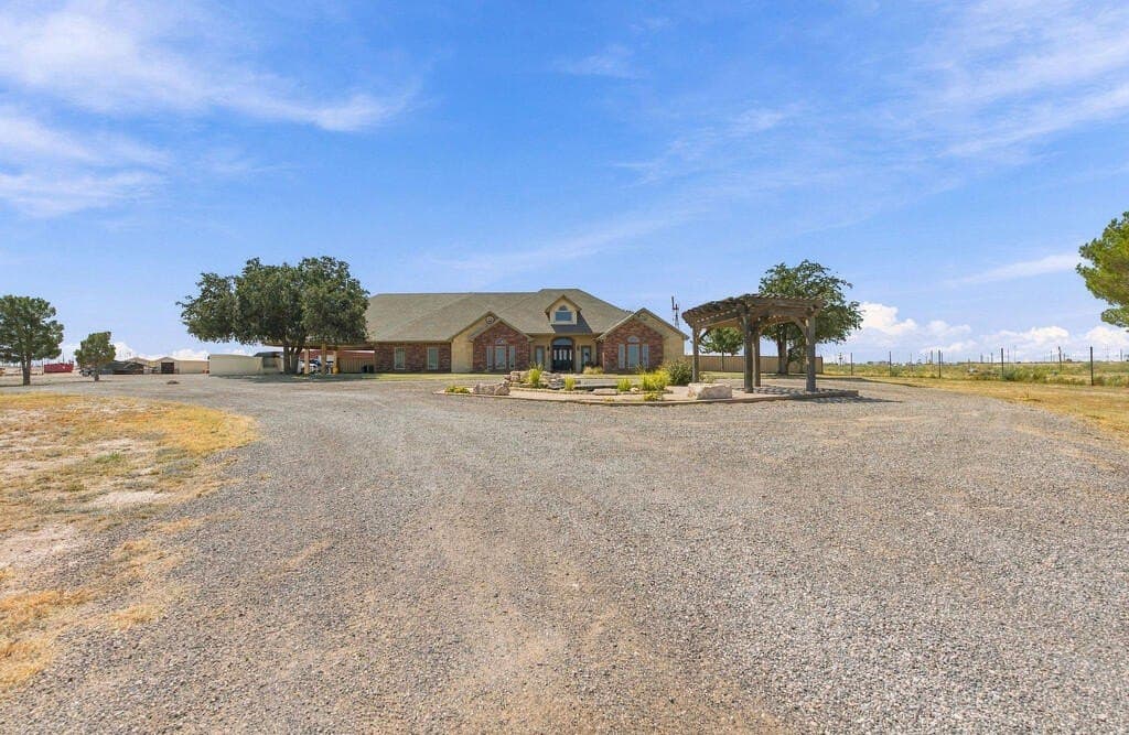 32.59 acres in Midland County