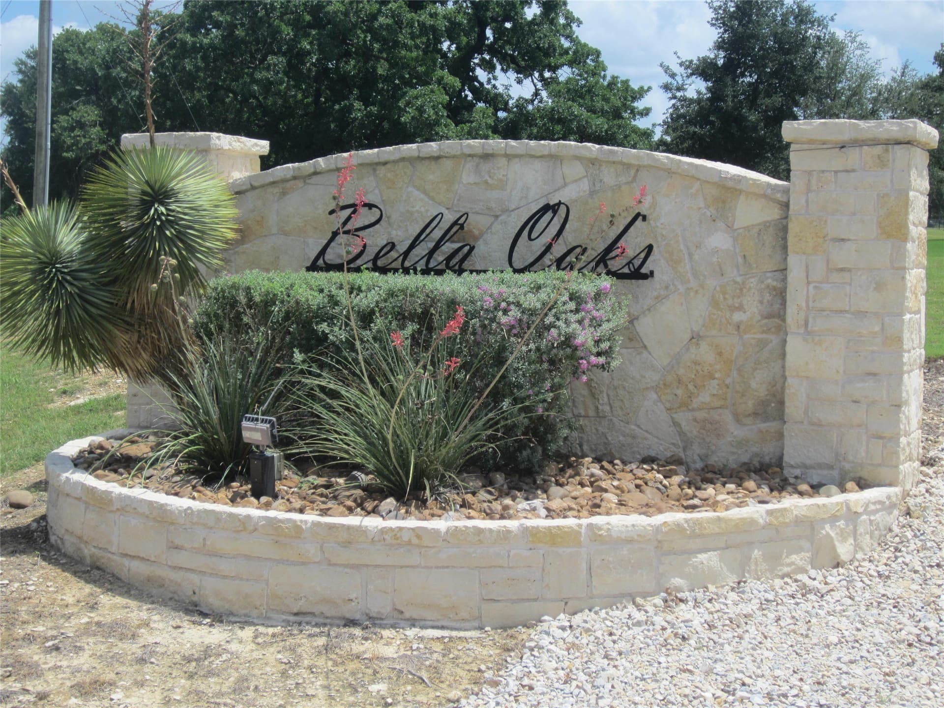 2.01 acres in Hood County