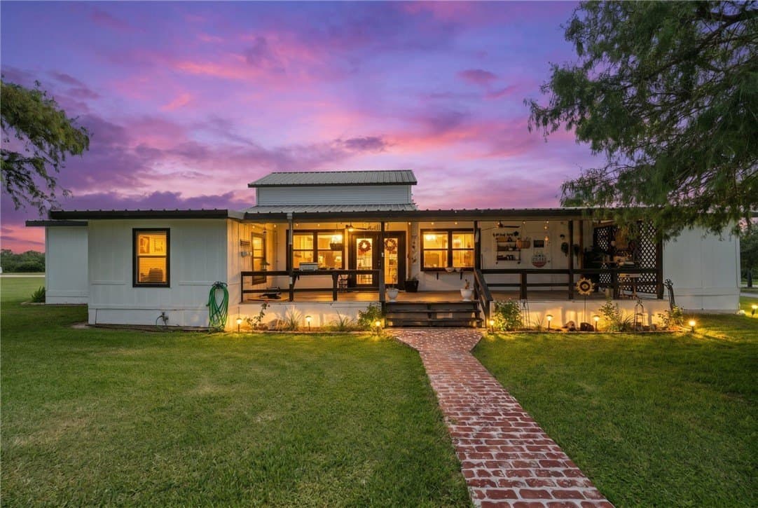 100,000 acres in Live Oak County