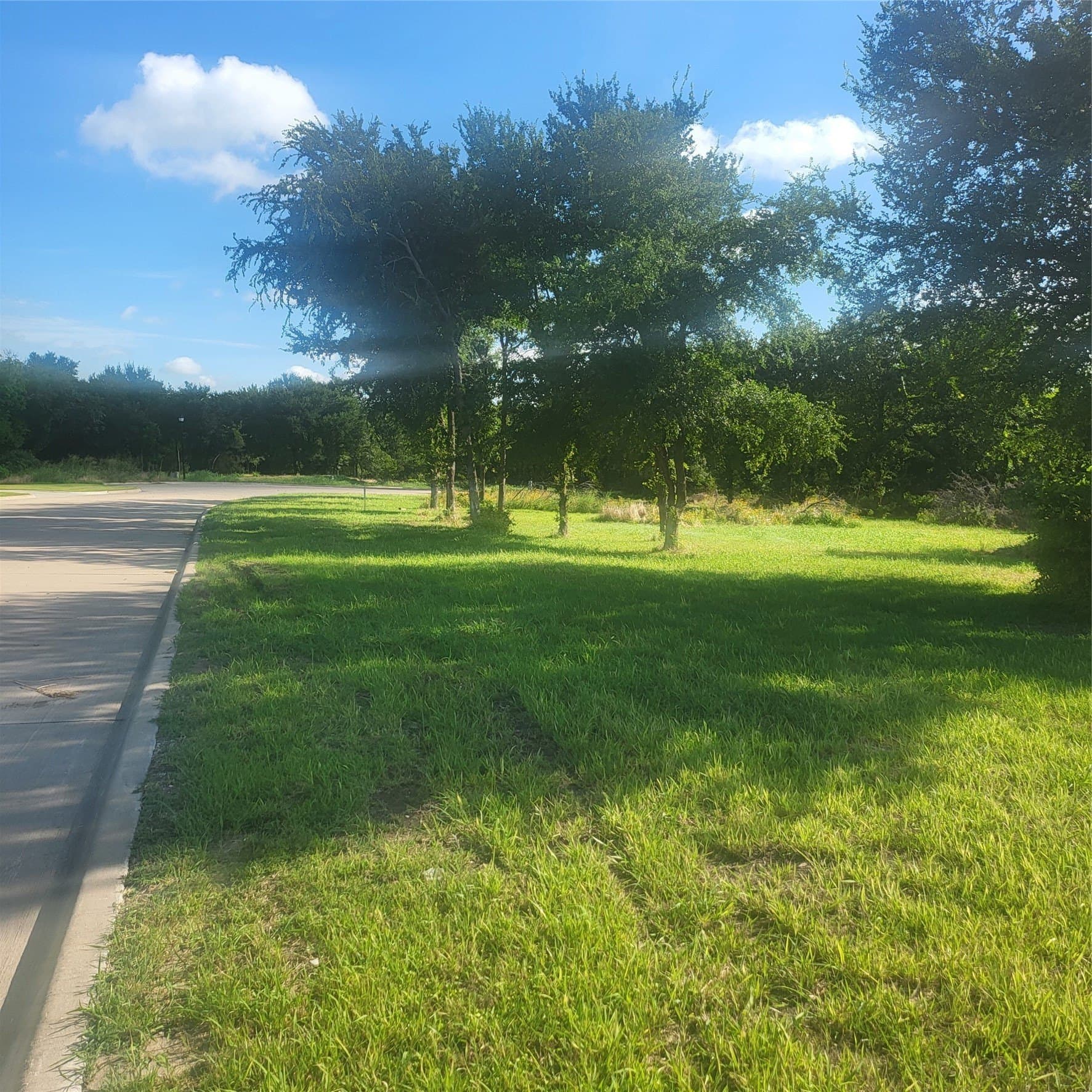 1.9 acres in Hunt County