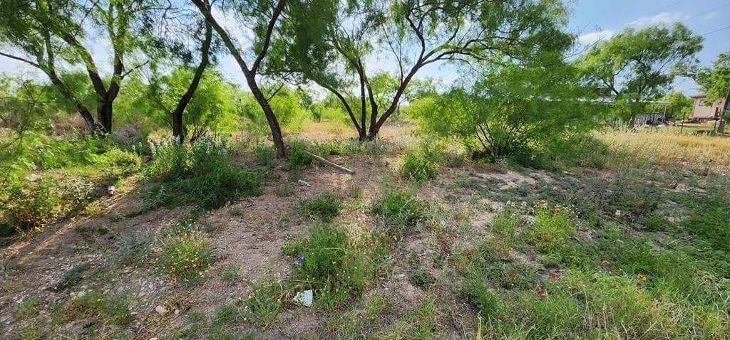 0.96 acres in Maverick County