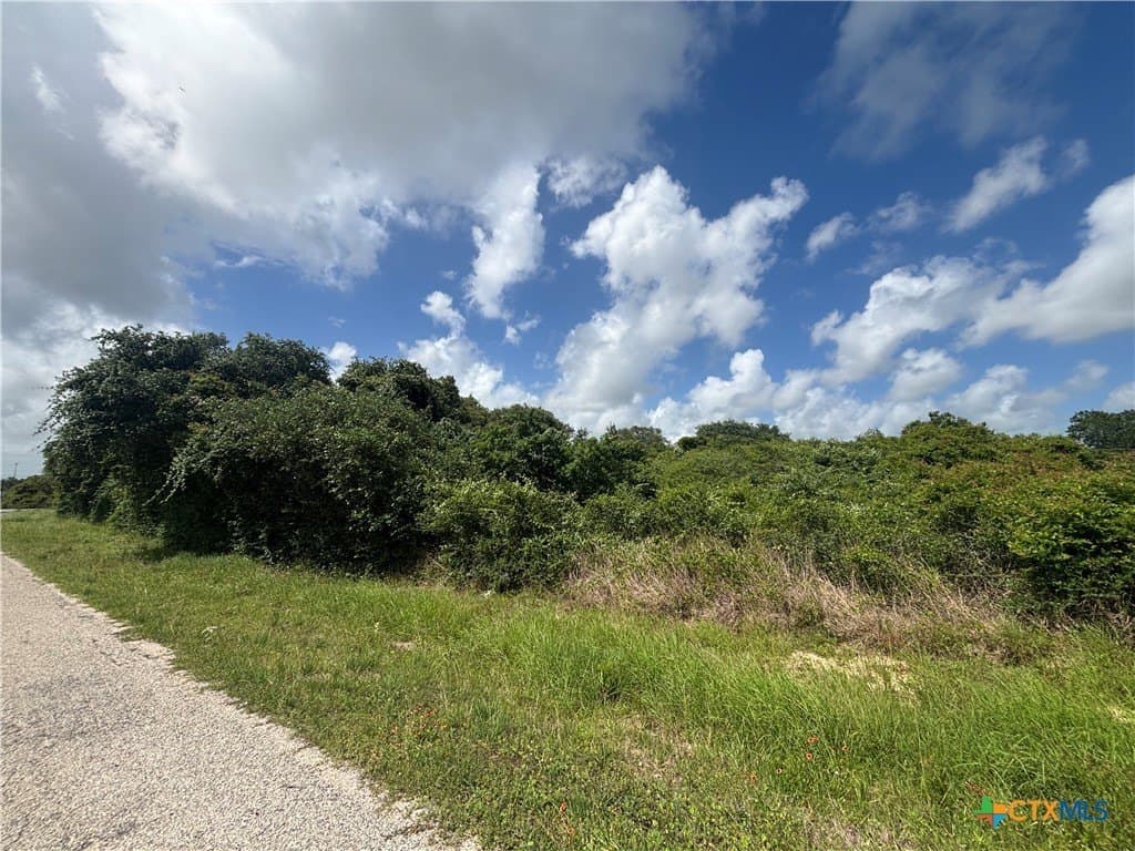 1.95 acres in Calhoun County