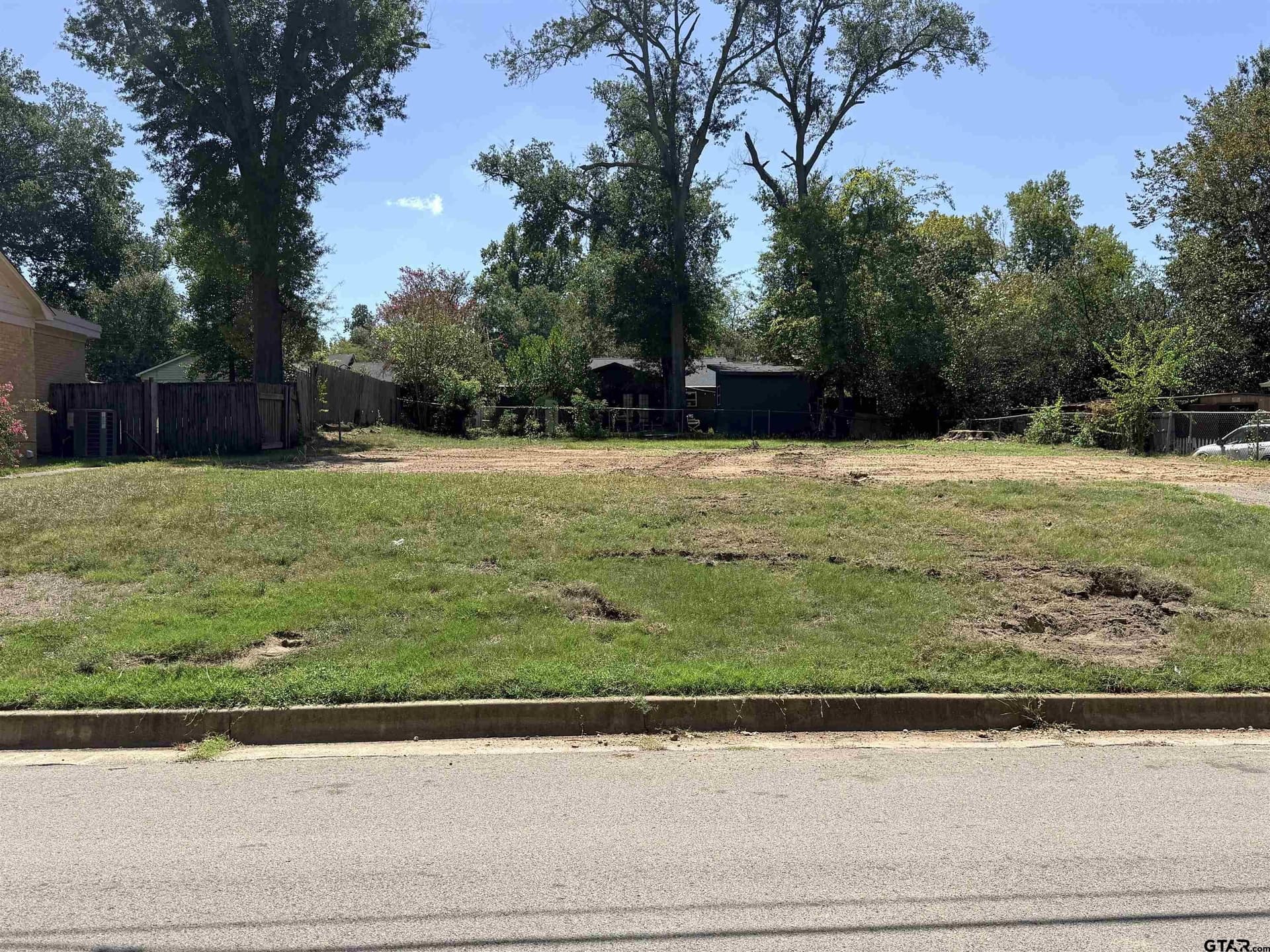 0.23 acres in Smith County