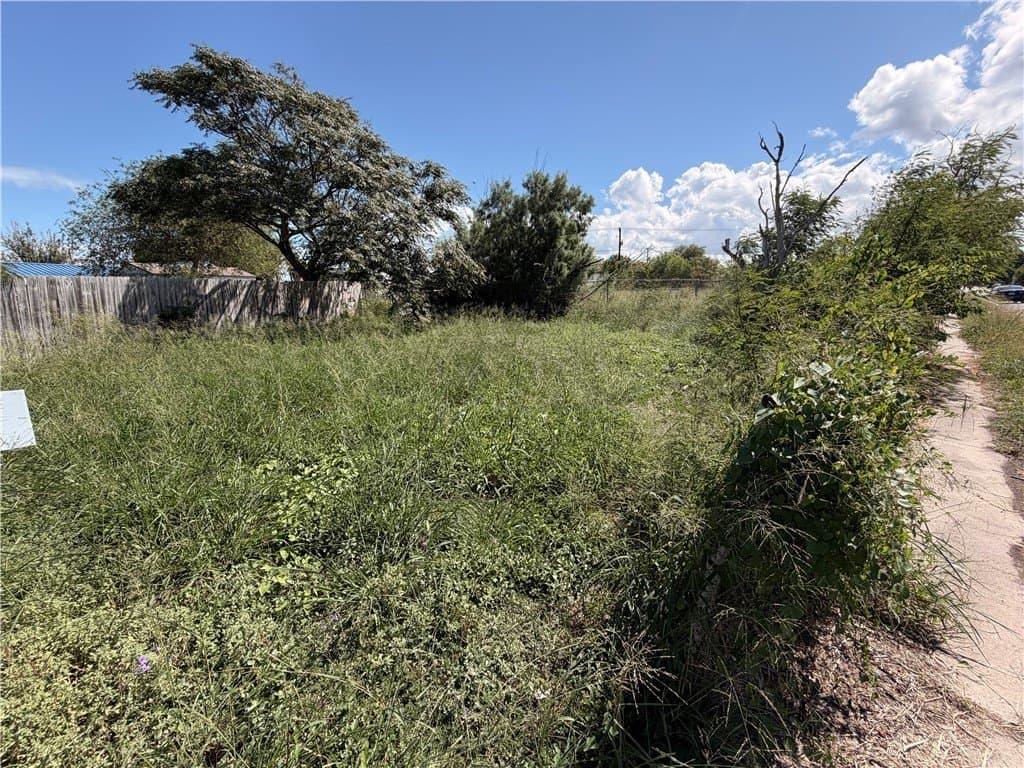 0.09 acres in Nueces County