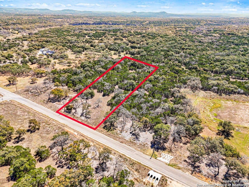 5.12 acres in Bandera County