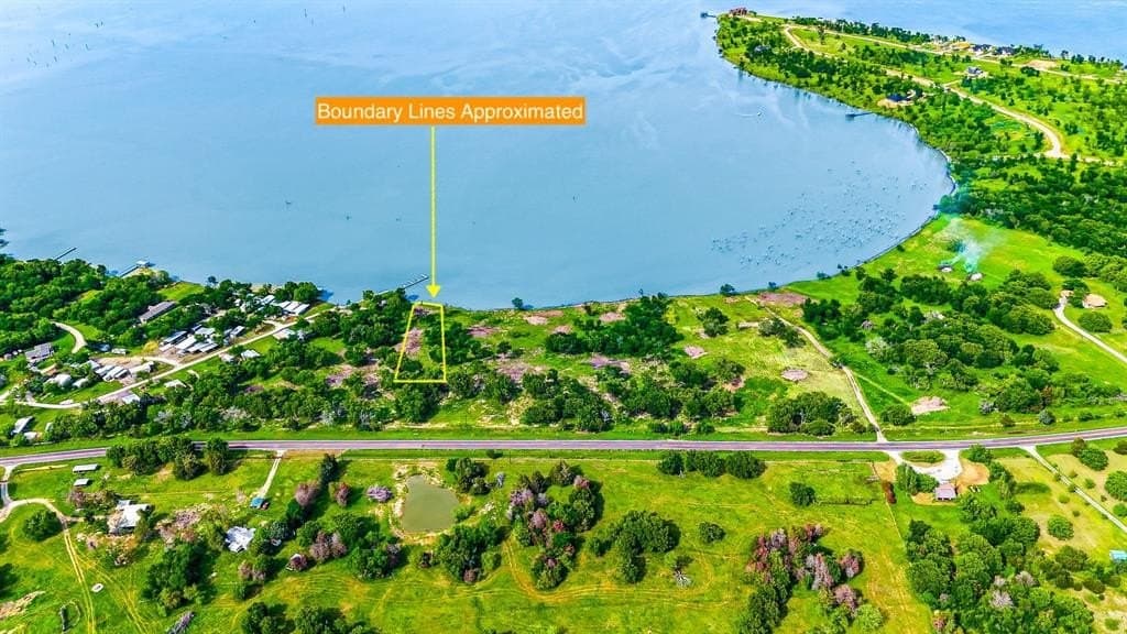 1.13 acres in Navarro County
