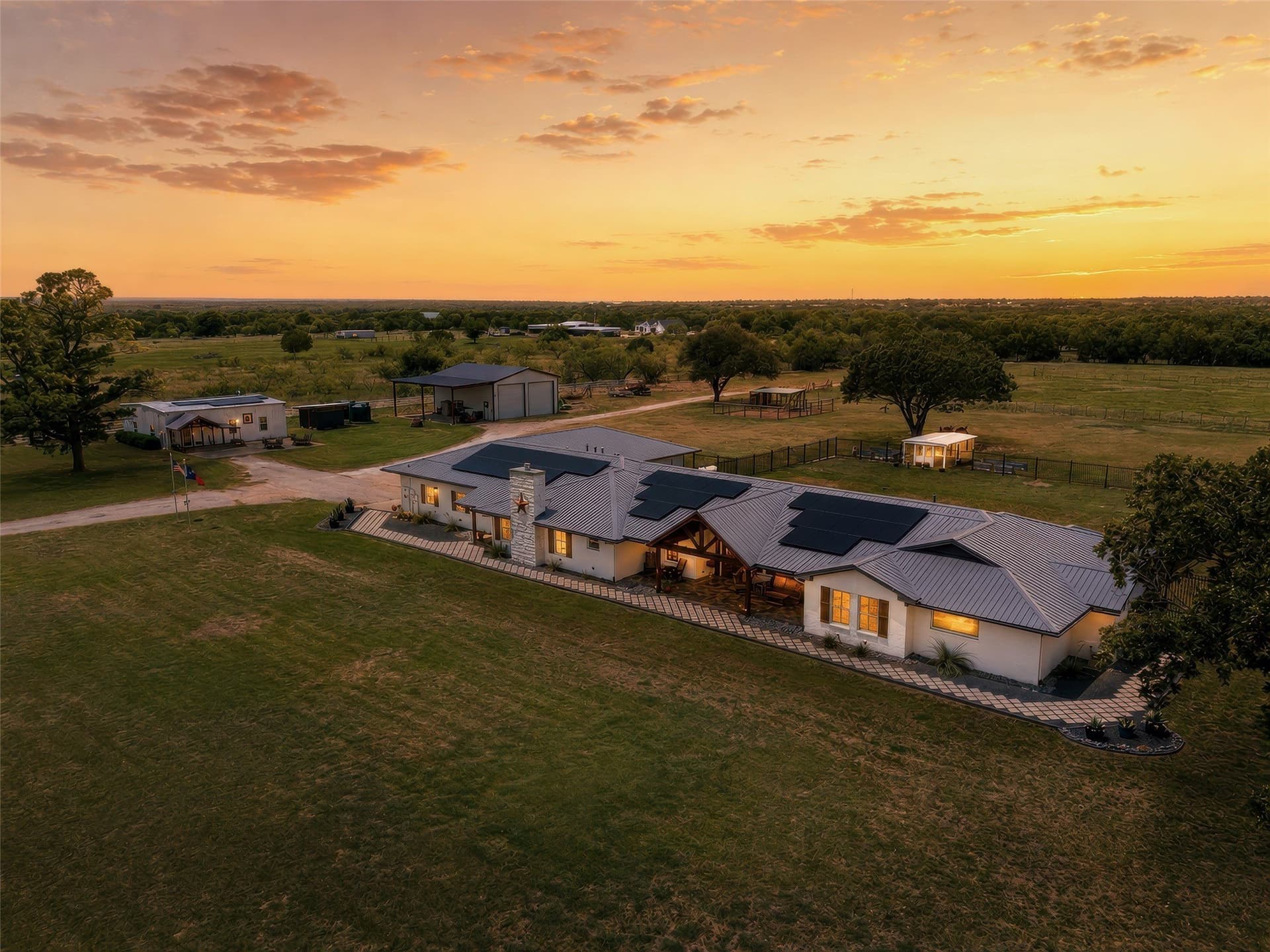 25.01 acres in Hill County
