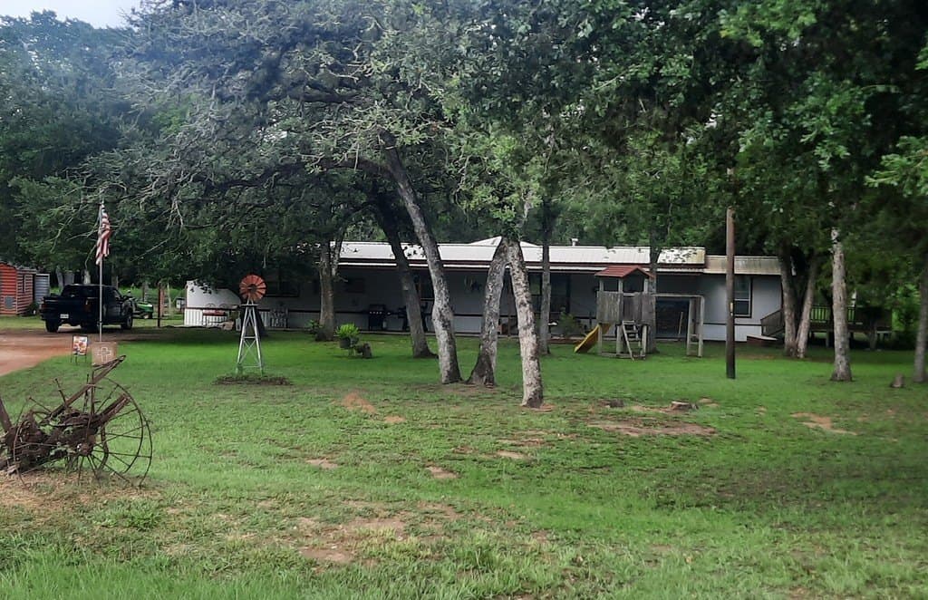 3.2 acres in Lavaca County