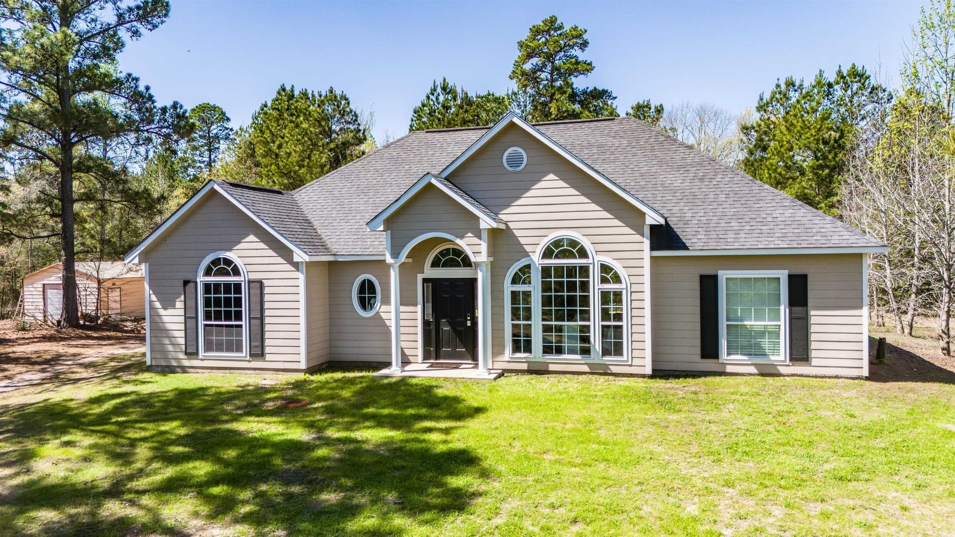 15.84 acres in Upshur County