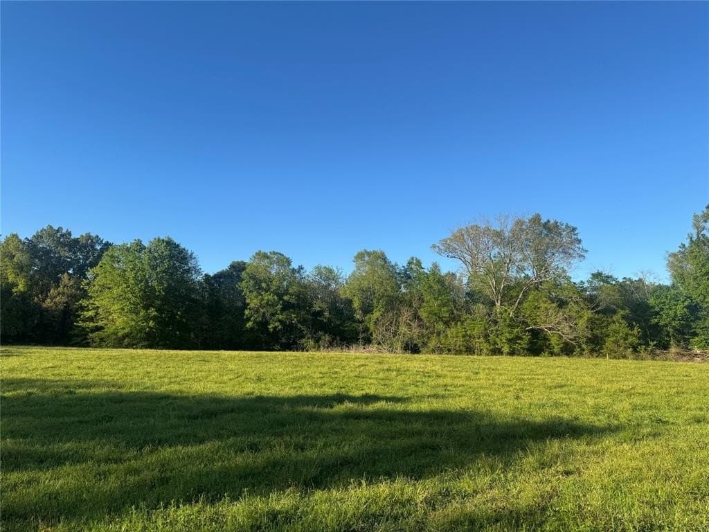 13.6 acres in Titus County