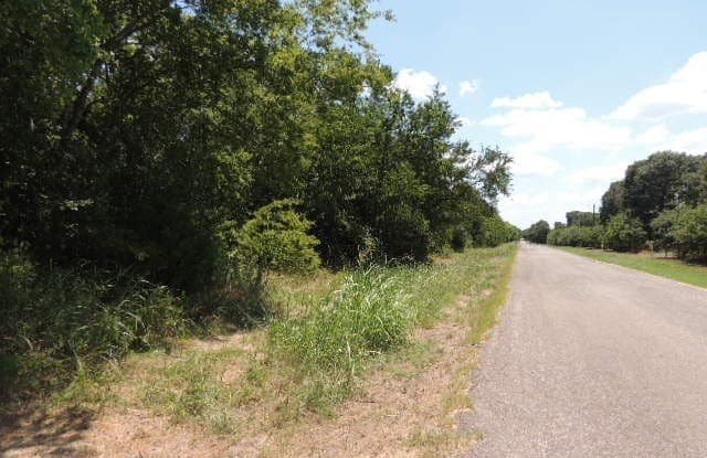 1.72 acres in Hunt County
