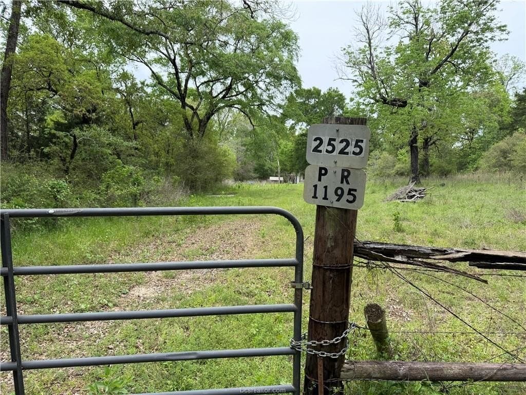 4.92 acres in Leon County