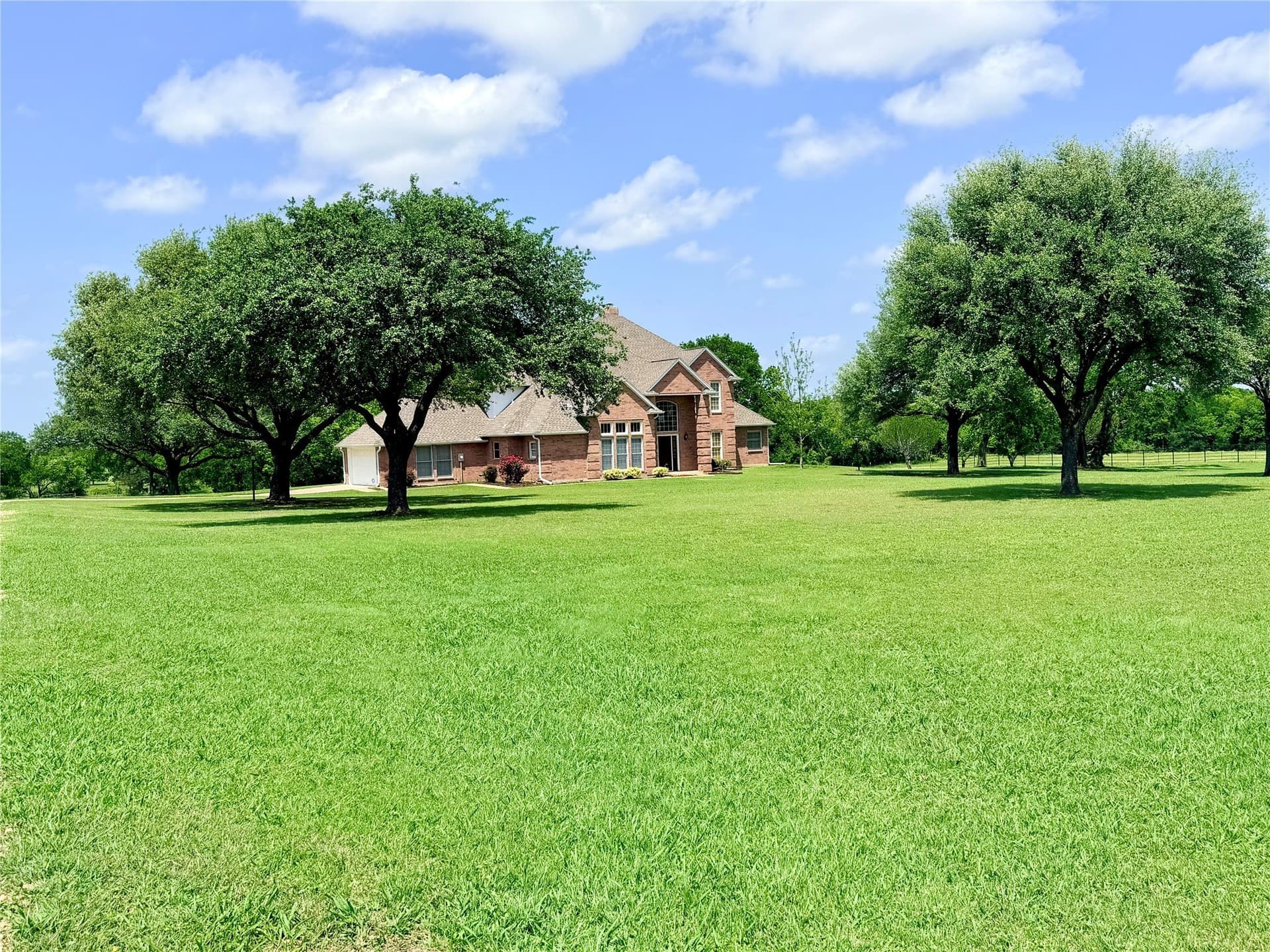 25.95 acres in Ellis County